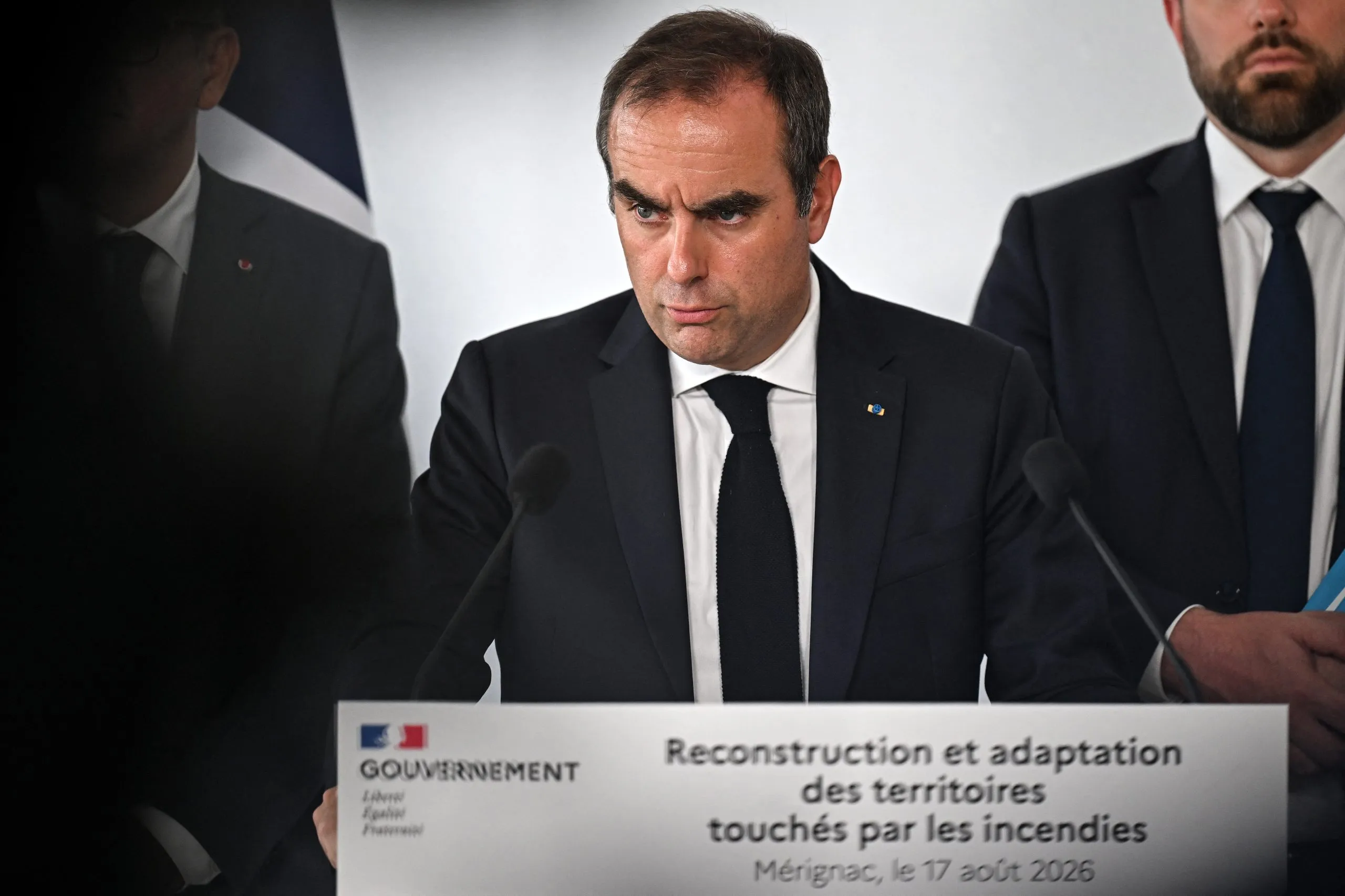 Πυρκαγιές στη Γαλλία και στήριξη πυρόπληκτων περιοχών