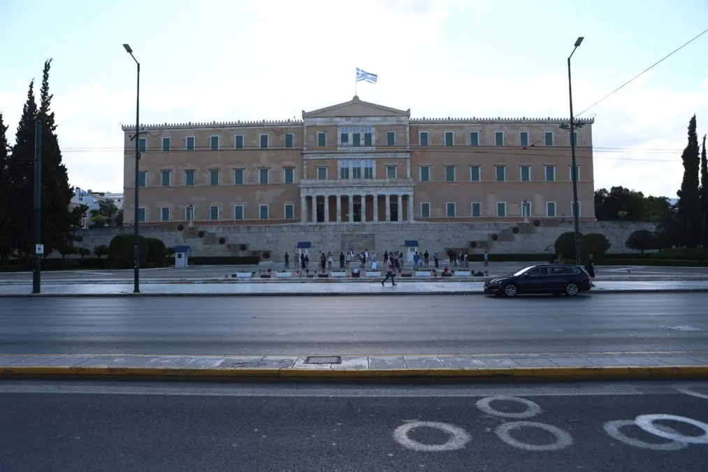 Έρημοι δρόμοι στο κέντρο της Αθήνας τον Δεκαπενταύγουστο