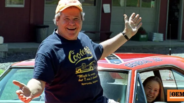 Ο ηθοποιός Μπεν Τζόουνς ως Κούτερ στο Dukes of Hazzard