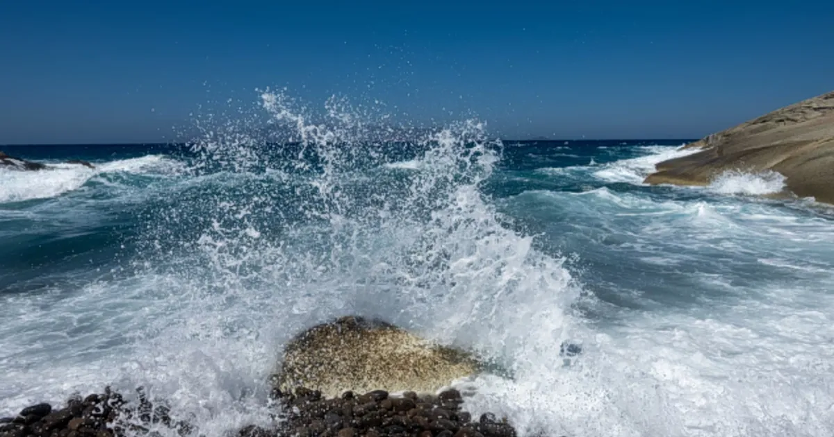 Ισχυροί άνεμοι και σύννεφα πριν τον Δεκαπενταύγουστο