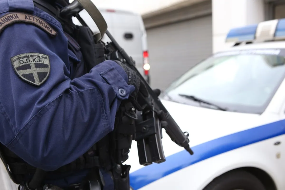 Αστυνομικό αυτοκίνητο σε σκηνή εγκλήματος στον Ασπρόπυργο