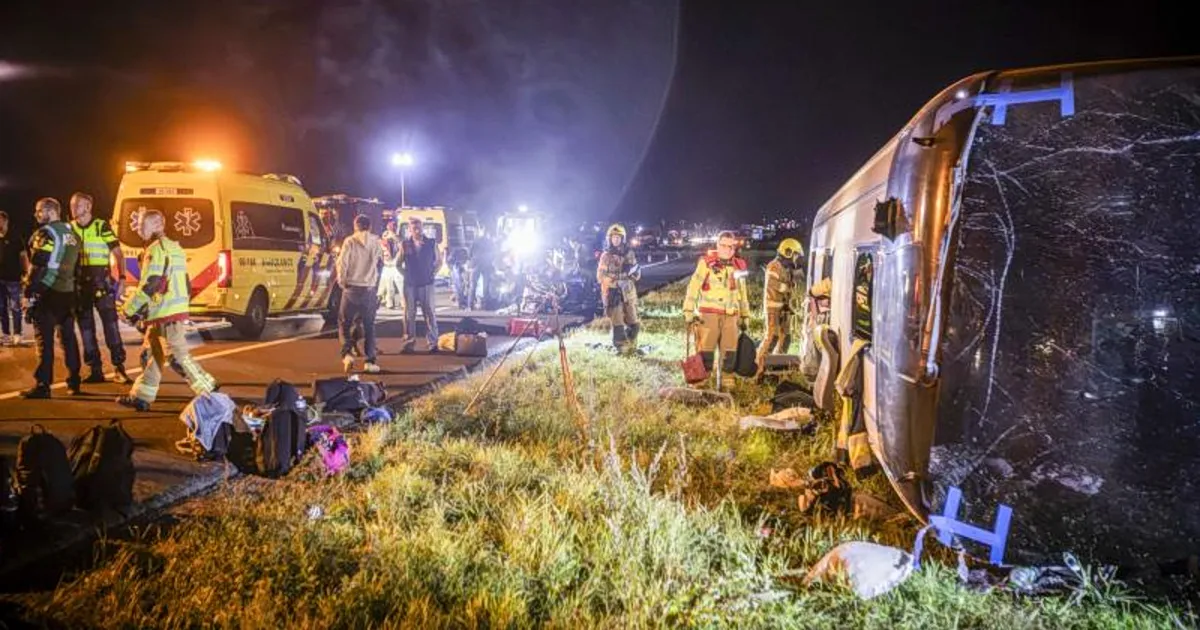 Τουριστικό λεωφορείο μετά από τροχαίο ατύχημα στην Ολλανδία