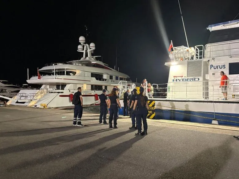 Πλοιάριο μεταναστών στη θάλασσα κοντά στις Βαλεαρίδες