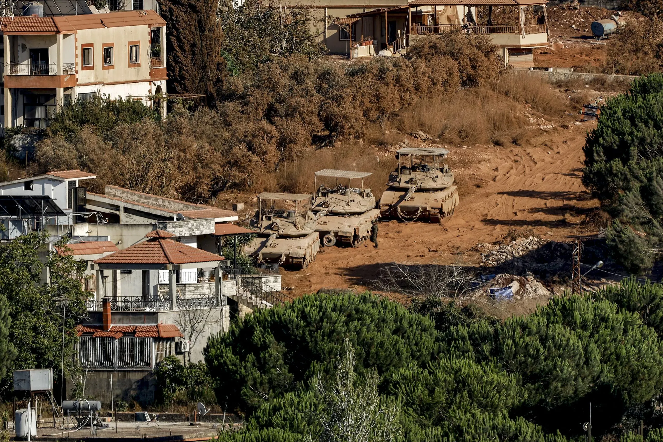 Ισραηλινός στρατός στον νότιο Λίβανο κοντά στα σύνορα