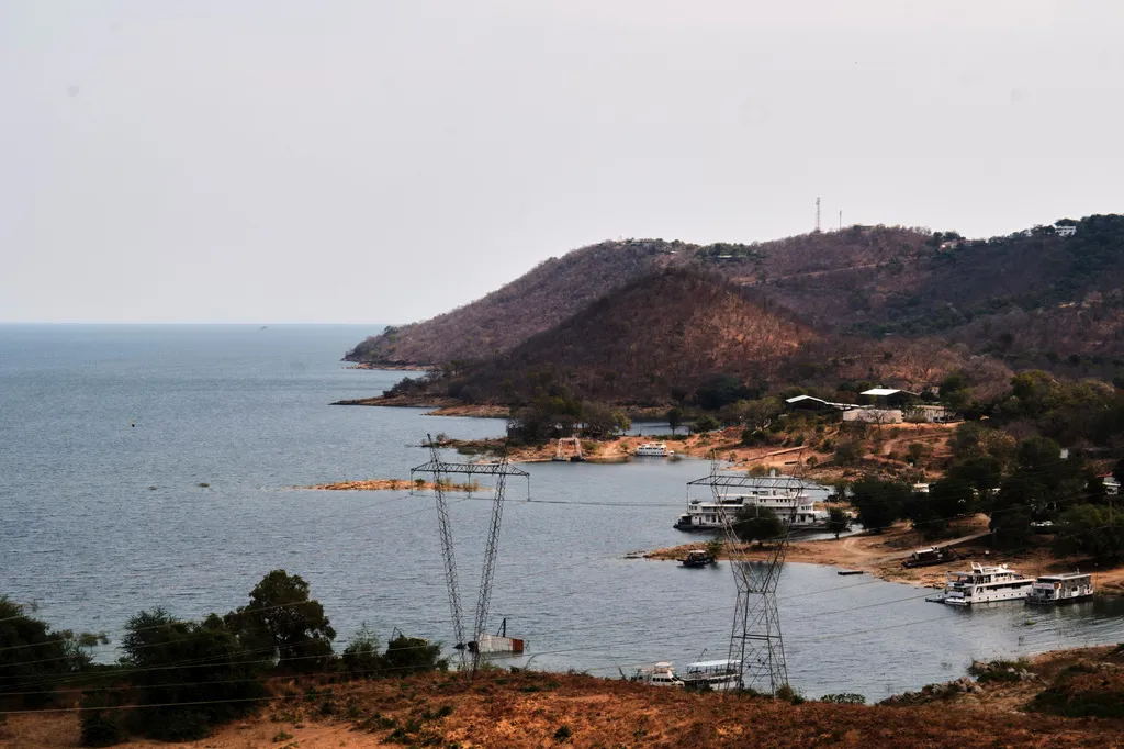 Ανατροπή πλοίου στη λίμνη Καρίμπα Ζιμπάμπουε