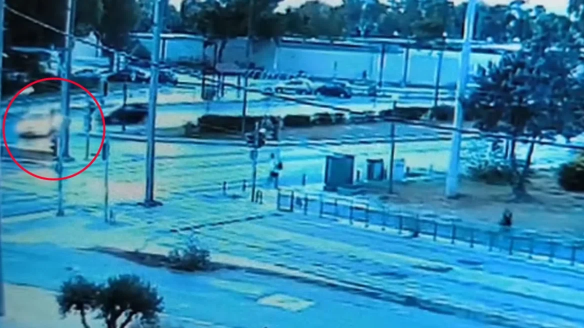 Τροχαίο ατύχημα ταξί μοτοσικλέτα στη Βούλα