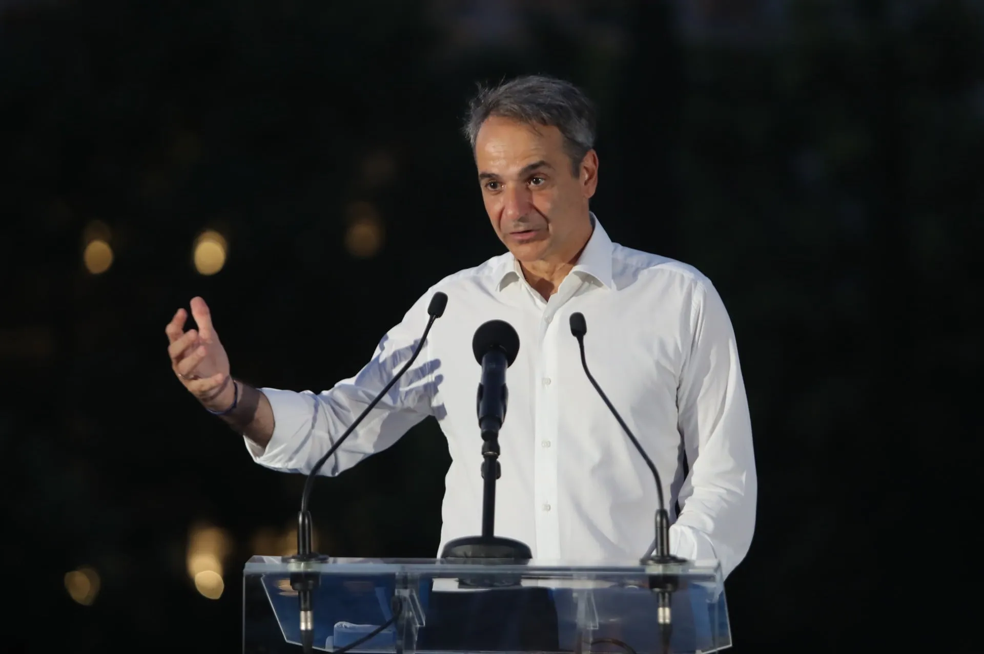 Ο Κυριάκος Μητσοτάκης ανακοινώνει πρόωρη αποπληρωμή δημόσιου χρέους