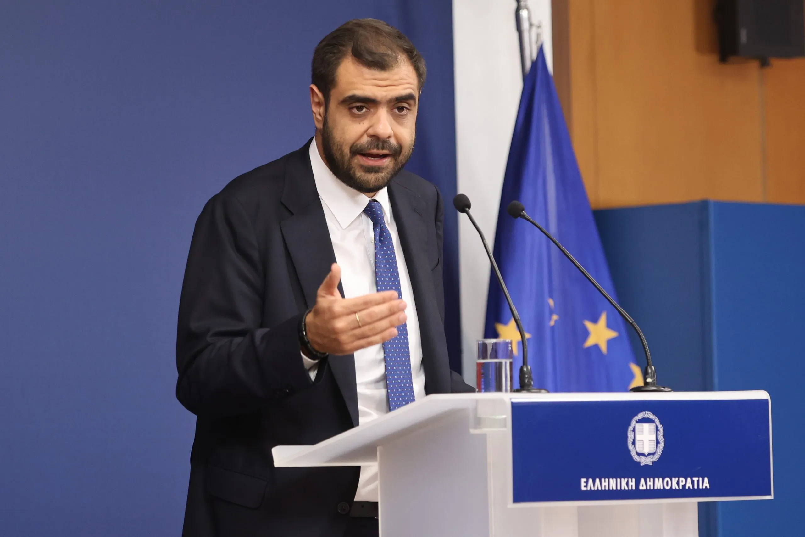 Ο Παύλος Μαρινάκης στην ενημέρωση πολιτικών συντακτών
