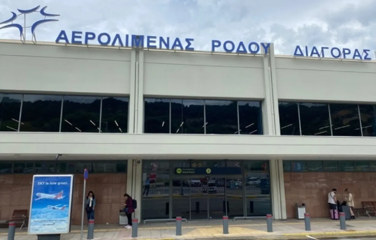 Αεροσκάφος ATR 42 στο αεροδρόμιο Διαγόρας Ρόδου
