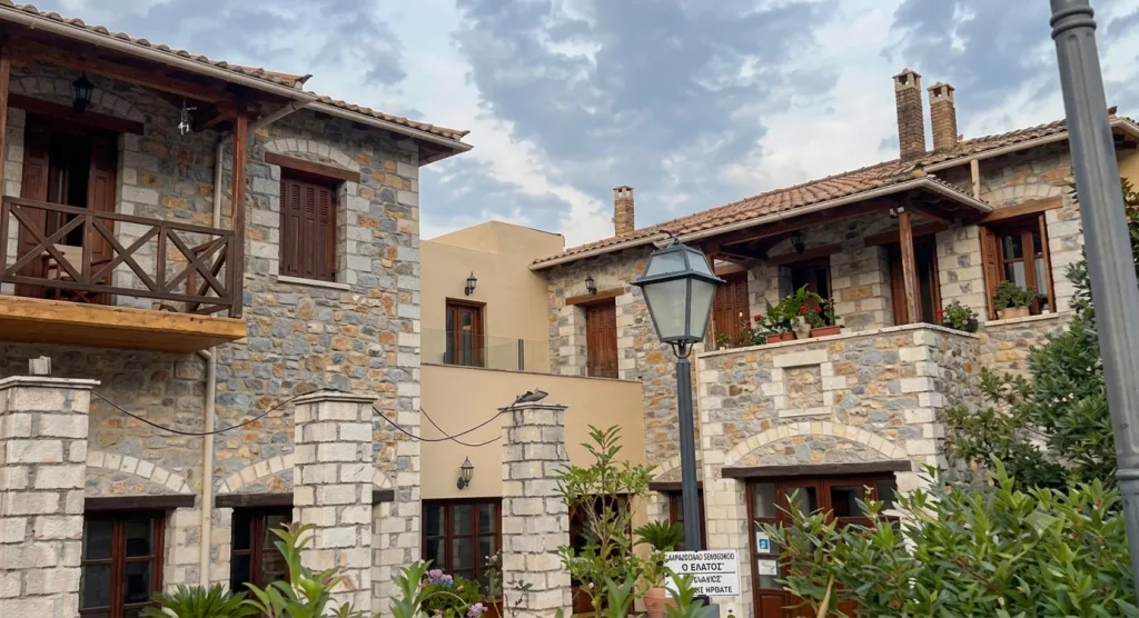 Καταψύκτης σε υπόγειο ξενοδοχείου στον Μυστρά Λακωνίας