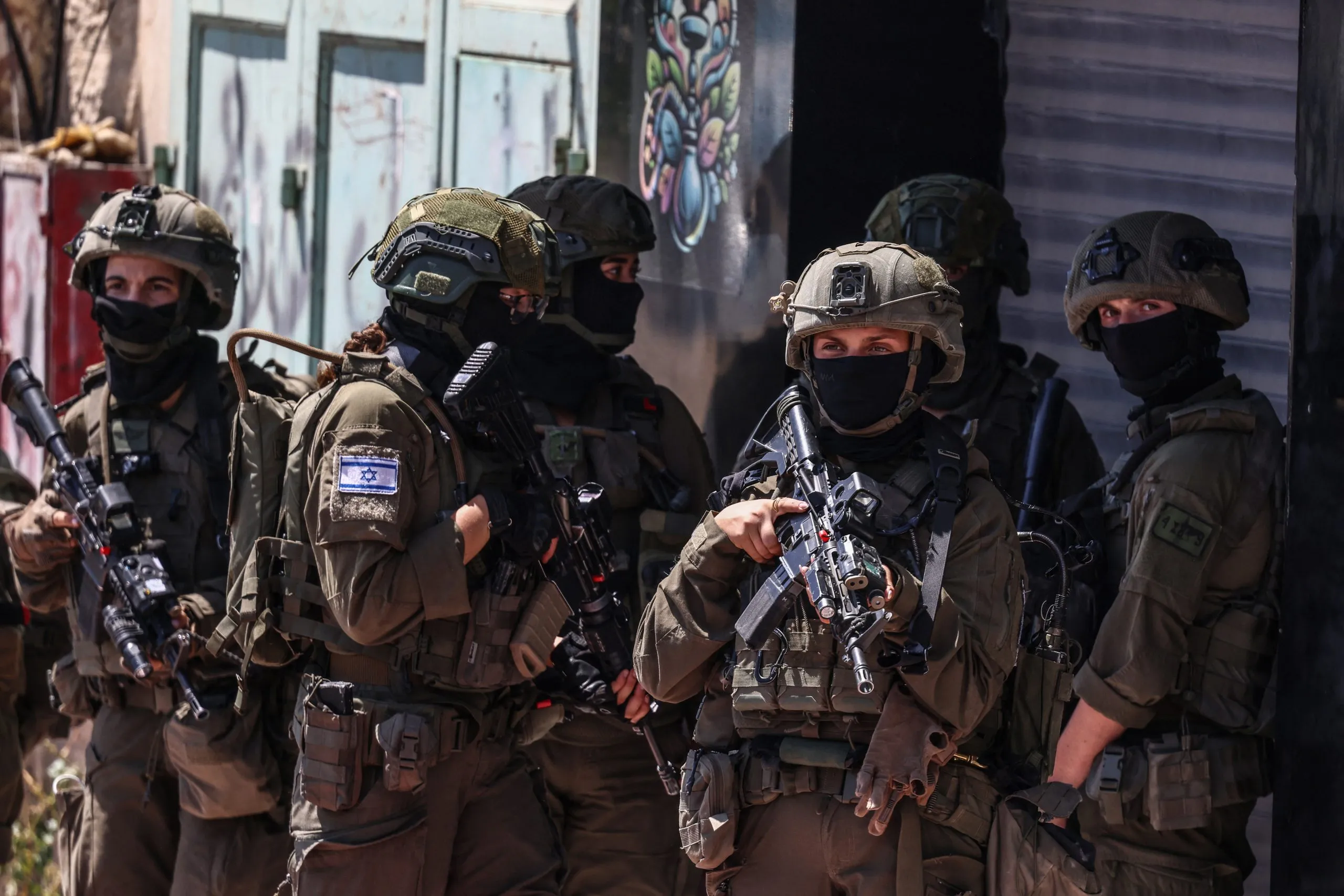 Ο αρχηγός των IDF Εγιάλ Ζαμίρ επισκέπτεται στρατεύματα στη Γάζα