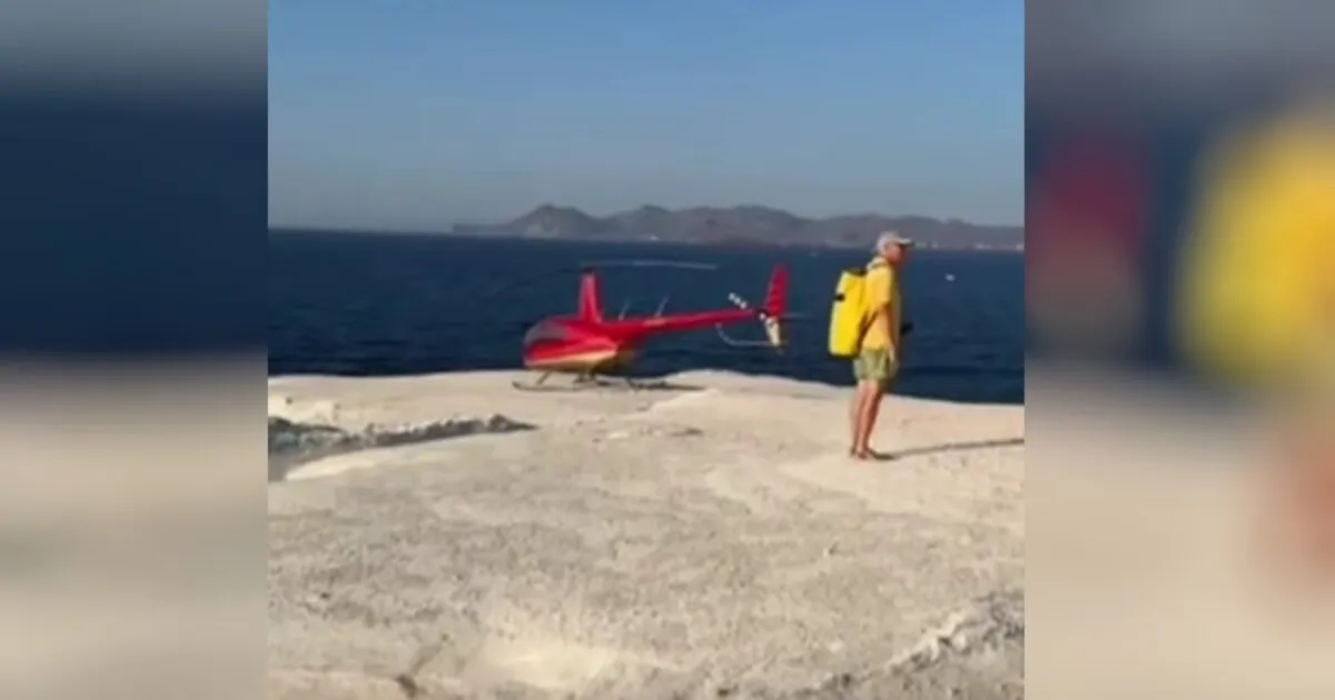 Ελικόπτερο στην παραλία Σαρακήνικο της Μήλου