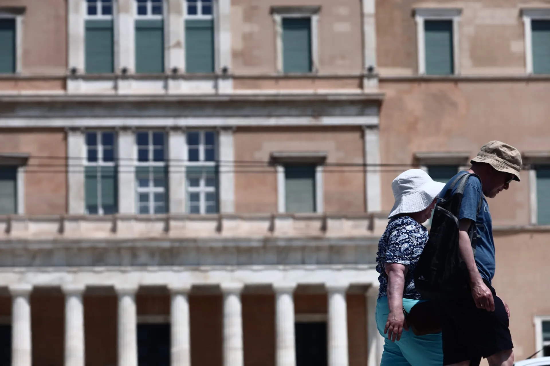 Κύμα ζέστης καλοκαίρι θερμόμετρο ήλιος Ελλάδα