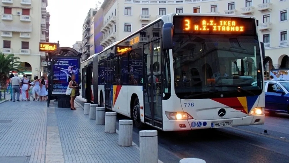 Λεωφορείο ΟΑΣΘ στη νέα γραμμή Καλαμαριάς κοντά στο Μετρό
