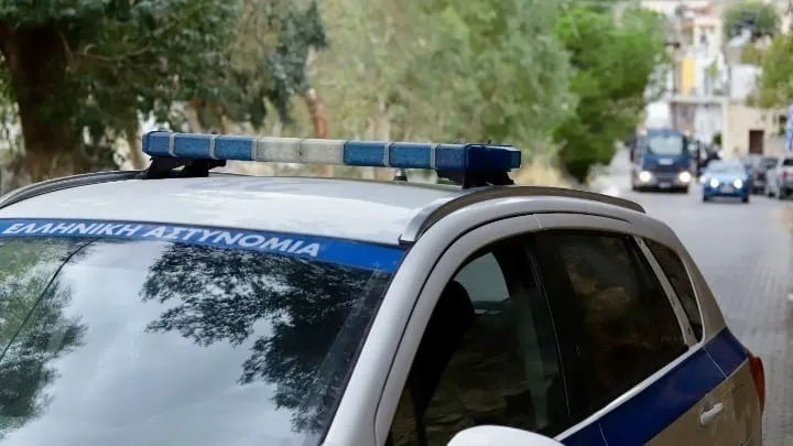 Λιμενικό σκάφος στο λιμάνι της Μυτιλήνης