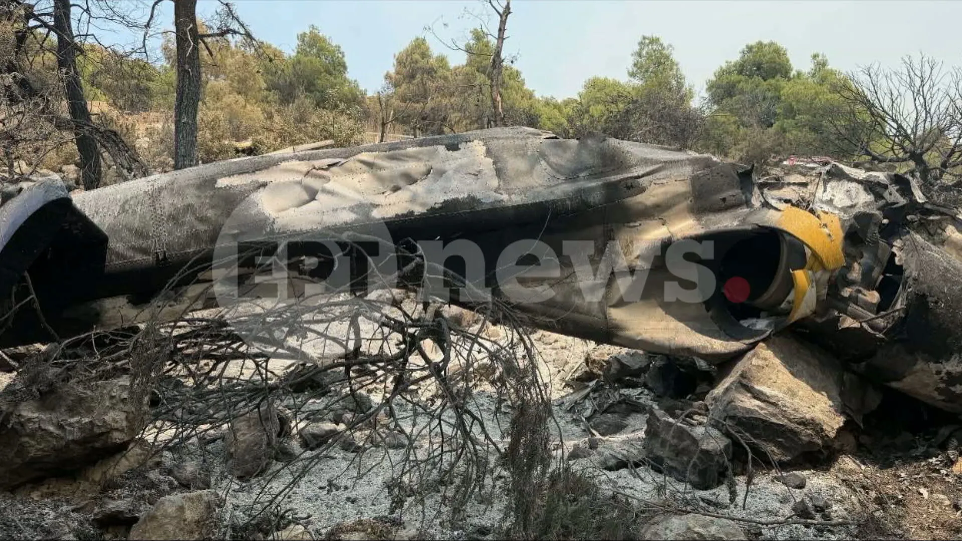 Συντρίμμια ελικοπτέρου Bell στη χαράδρα της Ψάθας