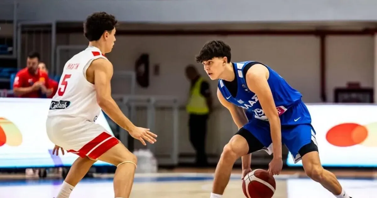 Παίκτες της Εθνικής Παίδων στο Eurobasket U16 κόντρα στην Ισπανία