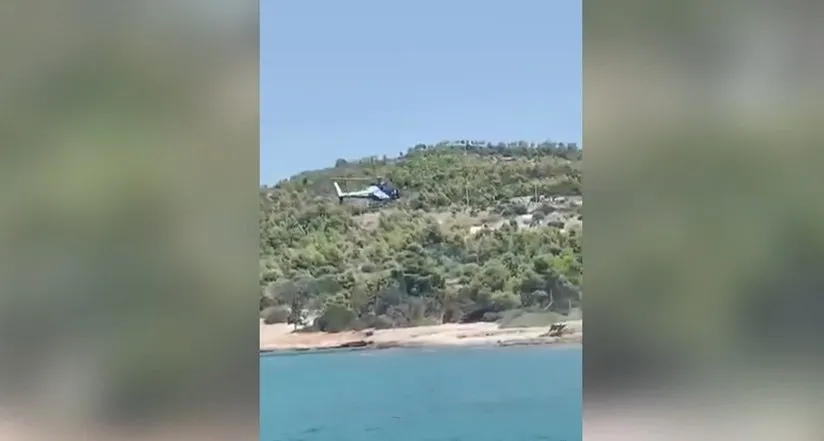 Ελικόπτερο προσγειωμένο σε παραλία στις Σπέτσες
