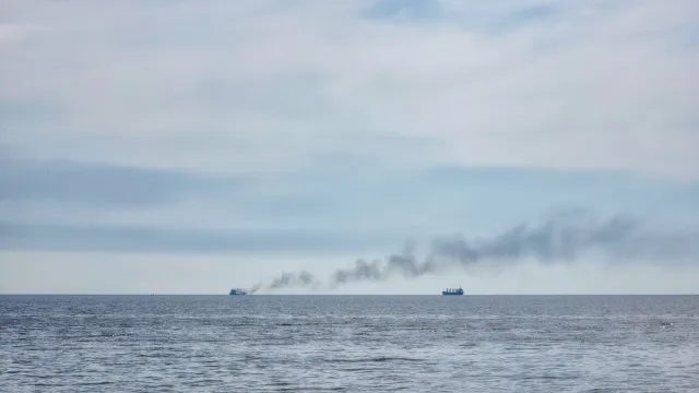 Εμπορικό πλοίο στα Στενά των Δαρδανελίων προς τη Μαύρη Θάλασσα