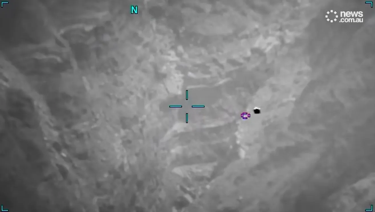 Στρατιωτικό βίντεο με UFO πάνω από τον ωκεανό