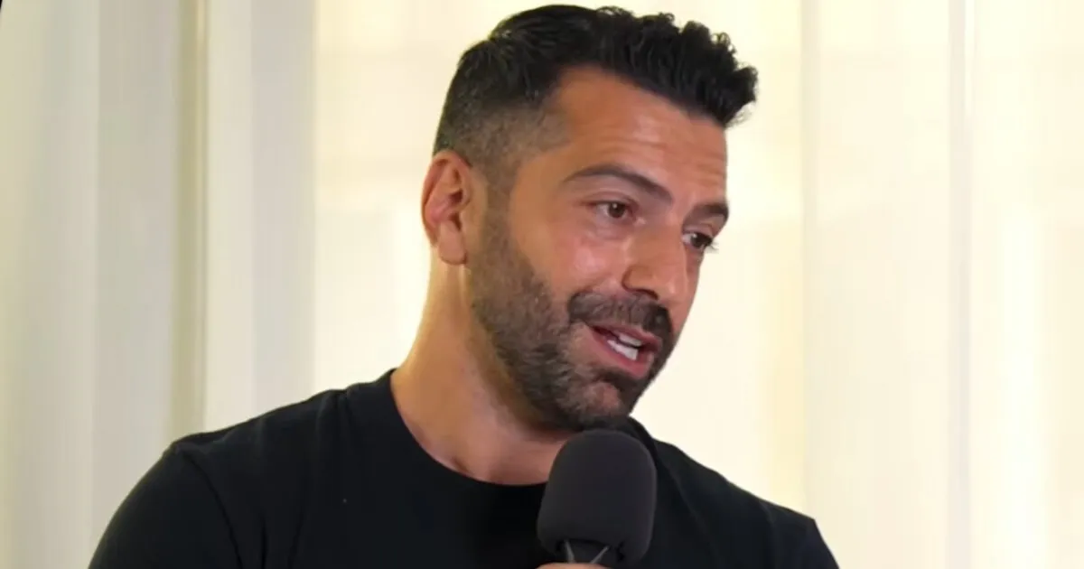 Ο Δημήτρης Τσακάλας και η Ελένη Λιάσκα στο Καφέ της Χαράς
