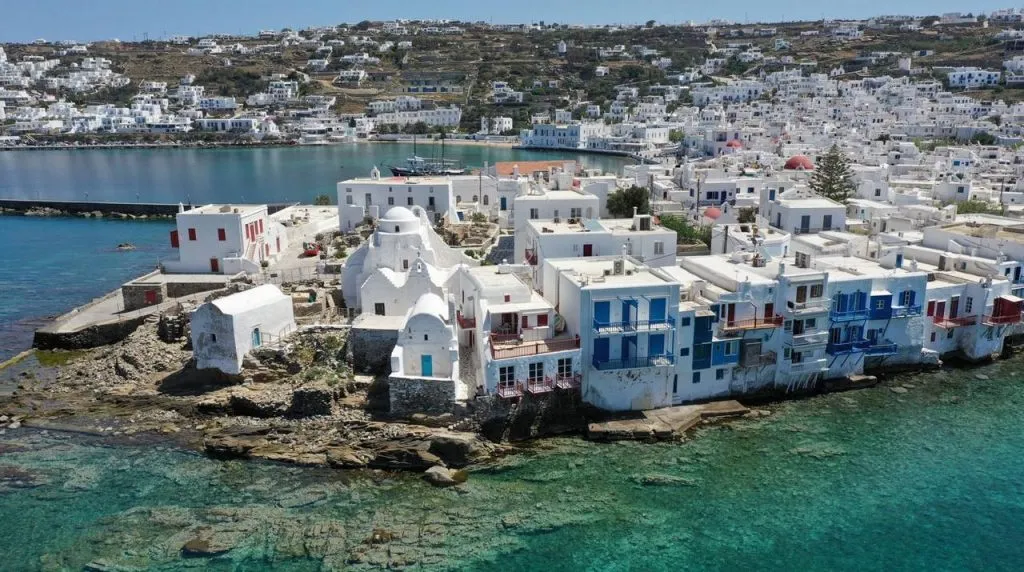 Αστυνομία στη Μύκονο συλλαμβάνει οδηγό για κλοπή τσάντας και ρολογιού