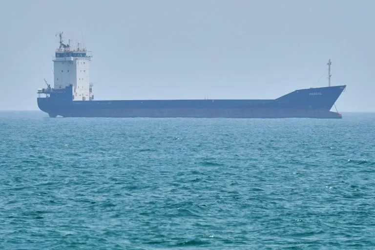 Φορτηγό πλοίο Ocean Winner βυθίζεται στην Ινδία