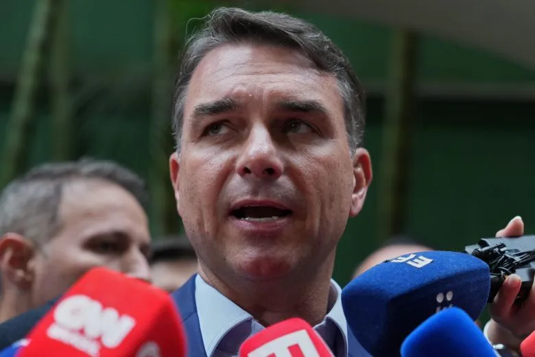 Ο Μπολσονάρου συναντά τον υπουργό Ασφαλείας του Ελ Σαλβαδόρ