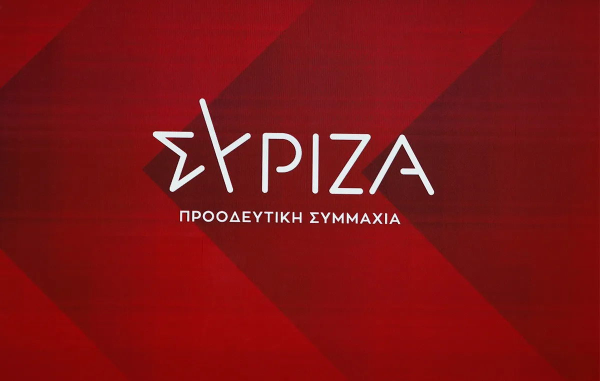 Ο Λάκης Χαλκιάς με το κλαρίνο σε παραδοσιακή εμφάνιση