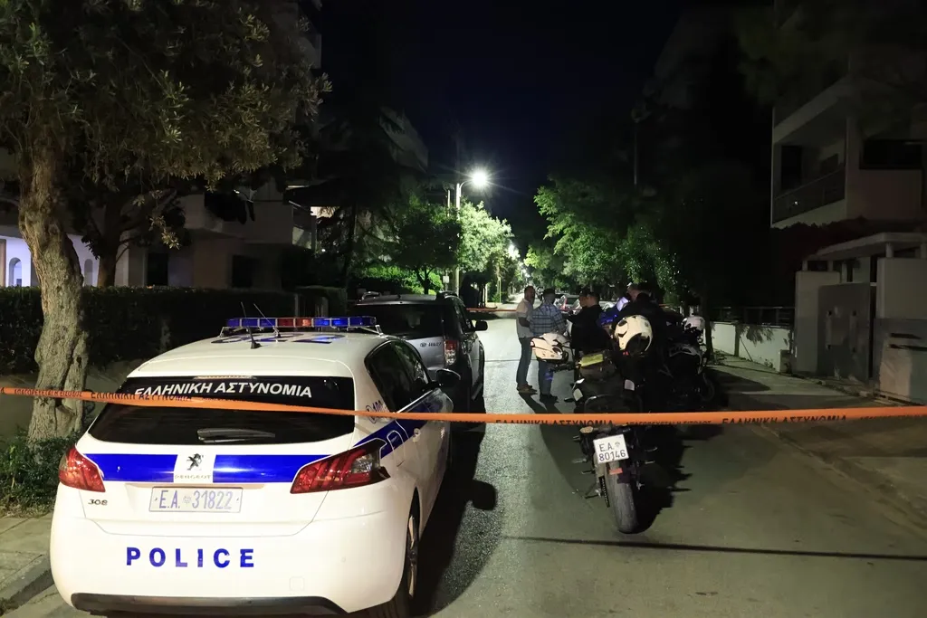 Αστυνομία στον τόπο επίθεσης με μαχαίρι στον Άγιο Δημήτριο