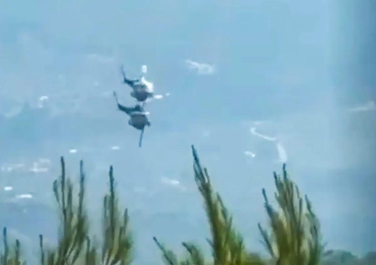 Πυροσβεστικά ελικόπτερα Bell σε επιχείρηση κατάσβεσης πυρκαγιάς