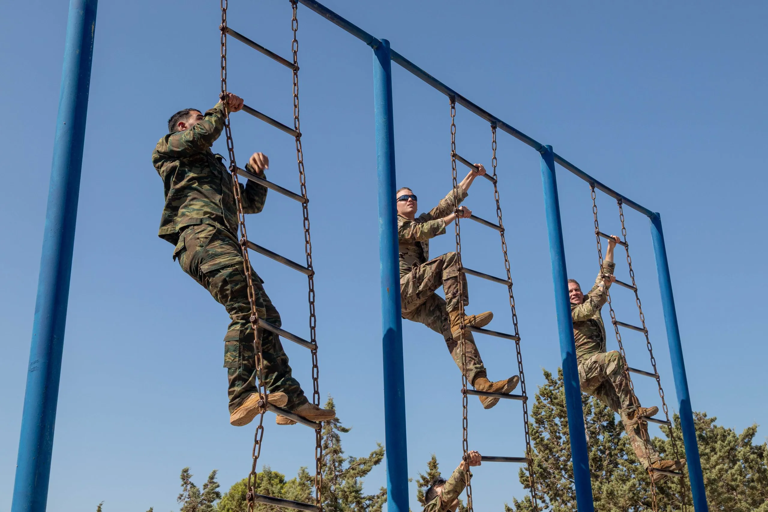 Στρατιωτικό προσωπικό των Ενόπλων Δυνάμεων σε εκπαίδευση