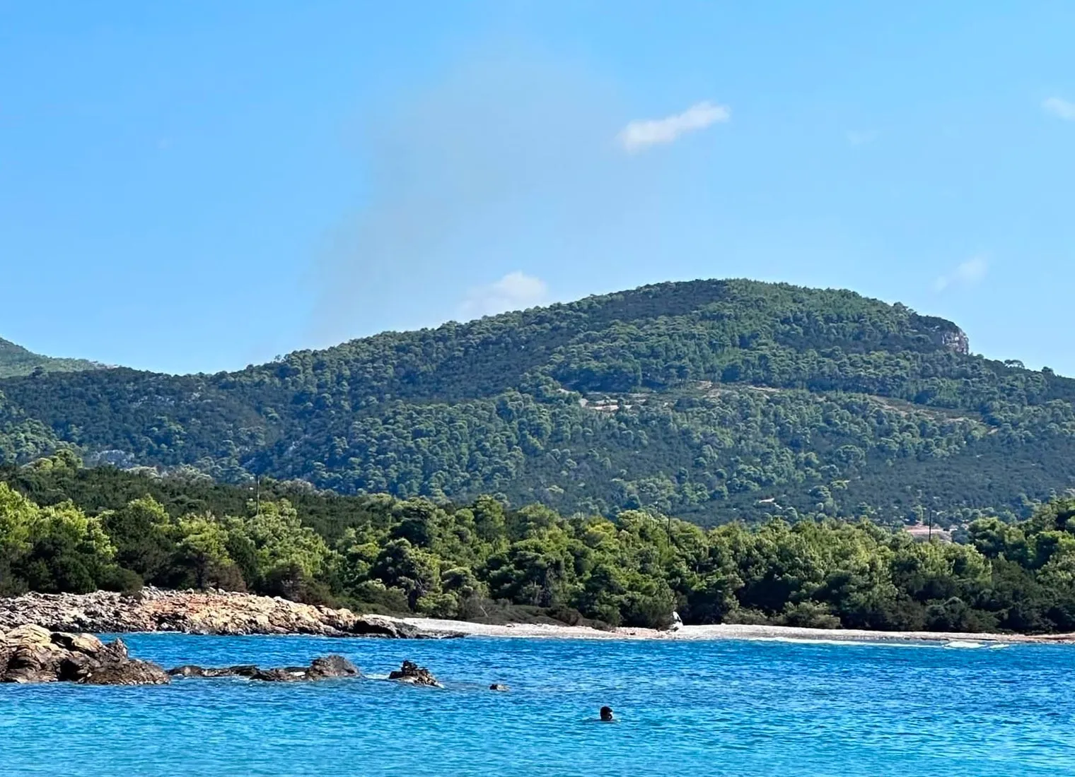 Πυροσβεστικό όχημα σε επιχείρηση κατάσβεσης φωτιάς
