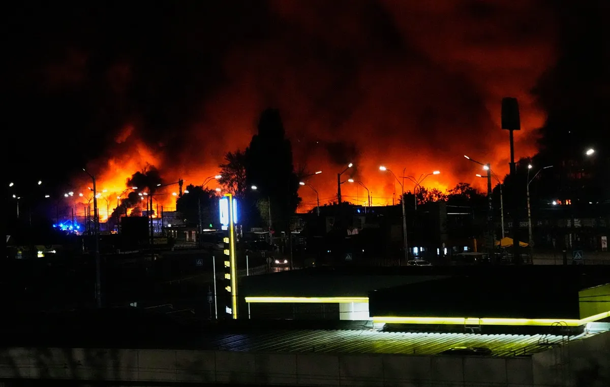 Πυρκαγιά μετά από ρωσική επίθεση στο Κίεβο