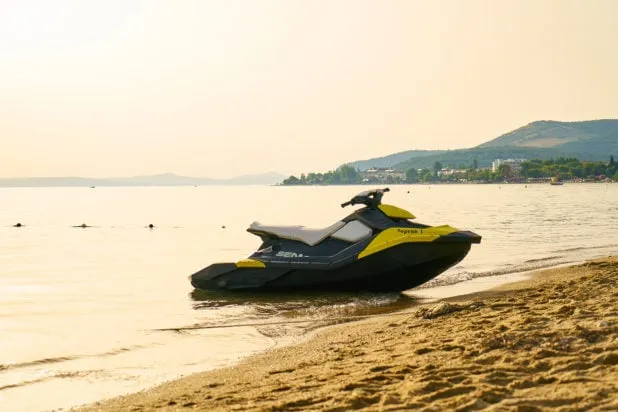 Jet ski στη θάλασσα της Χαλκιδικής