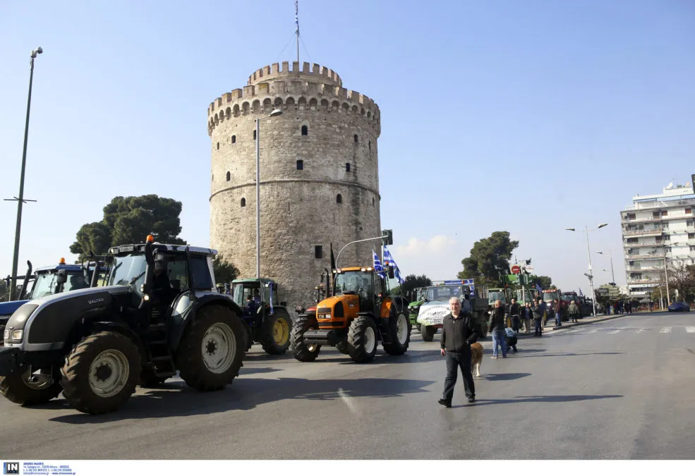 Τρακτέρ αγροτών στον Λευκό Πύργο Θεσσαλονίκης