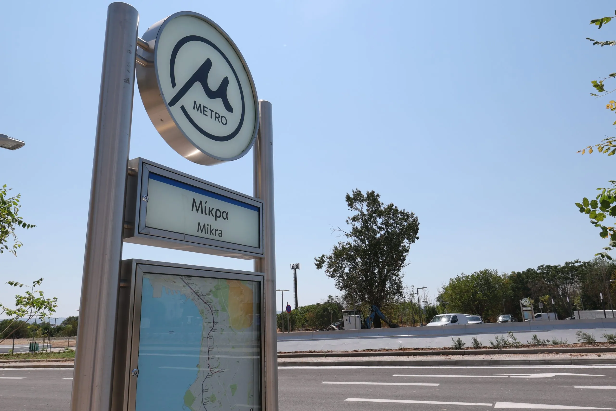 Συρμός του Μετρό Θεσσαλονίκης στον νέο σταθμό Καλαμαριάς