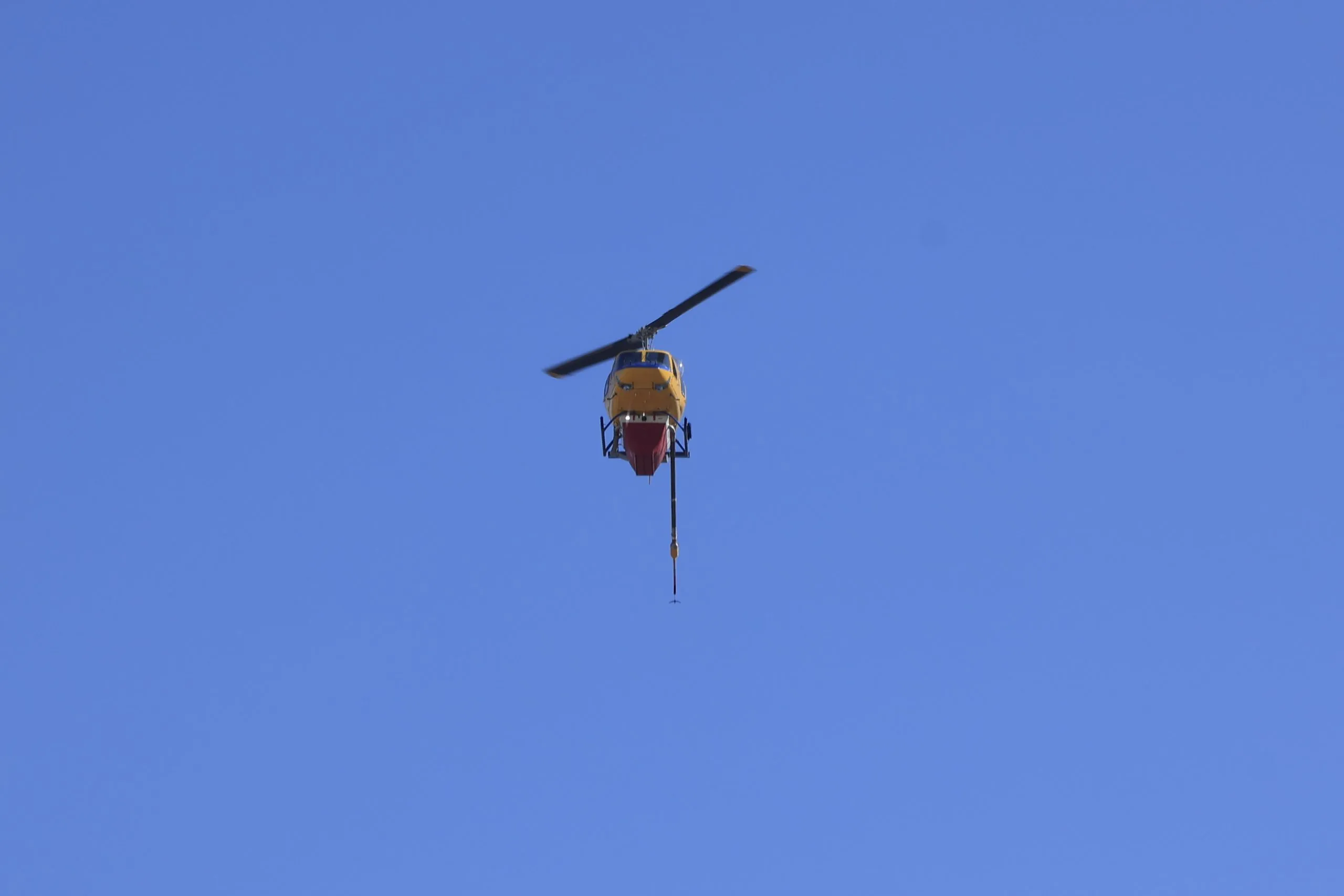 Πυροσβεστικά μέσα επιχειρούν στη φωτιά της Κόνιτσας