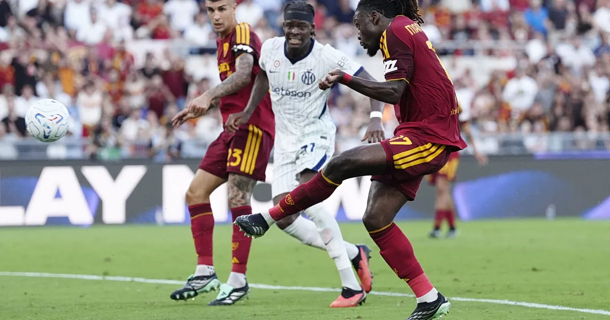Ο Μανδάς πανηγυρίζει με τη Λάτσιο στη Serie A