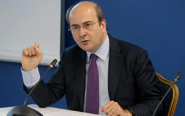 Ο Κωστής Χατζηδάκης σε συνέντευξη για την ακρίβεια