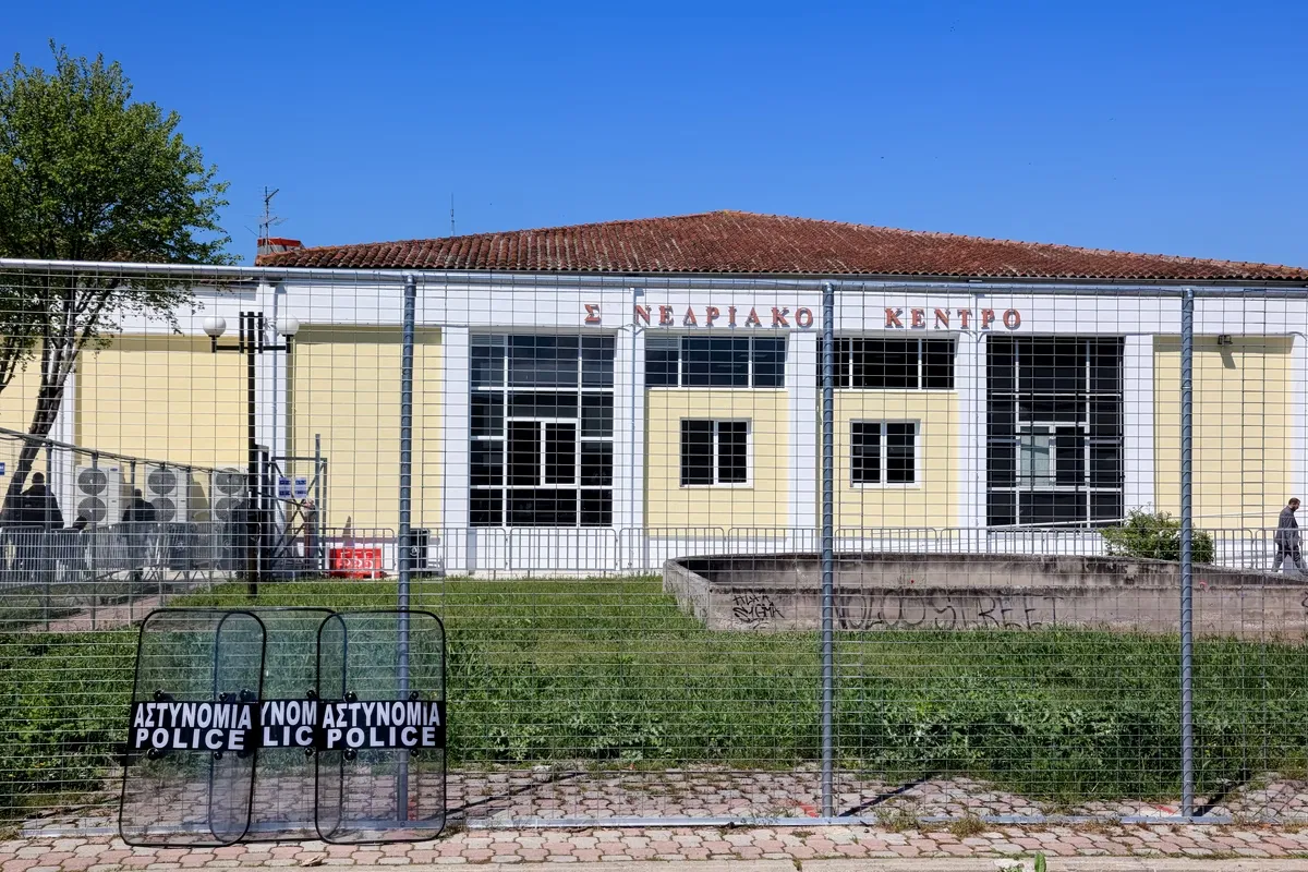 Δικαστική αίθουσα στη Λάρισα για τη δίκη των Τεμπών