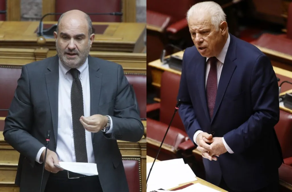 Ο Γιώργος Βλάχος και ο Δημήτρης Μαρκόπουλος στη Βουλή