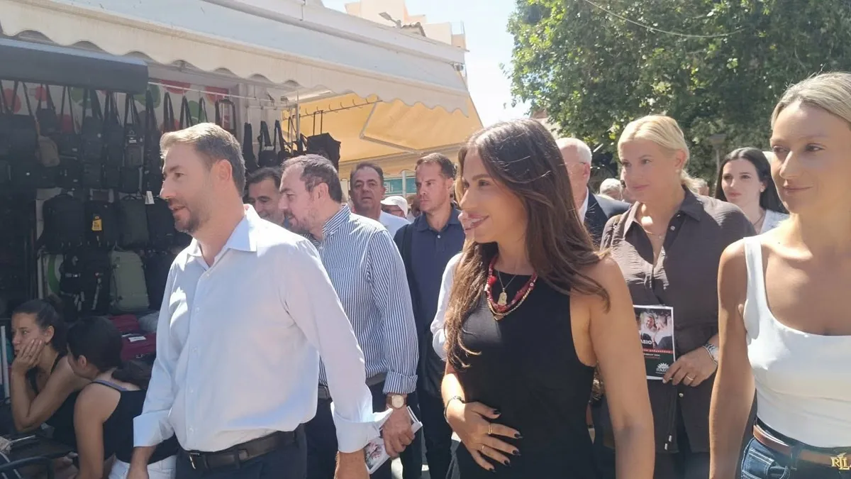 Ο Νίκος Ανδρουλάκης στην πλατεία Ελευθερίας στο Ηράκλειο