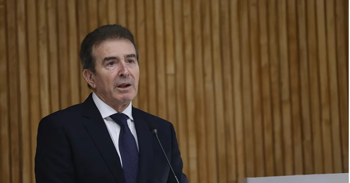 Ο Χρυσοχοΐδης προαναγγέλλει ηλεκτρονικό βραχιολάκι για θύτες βίας