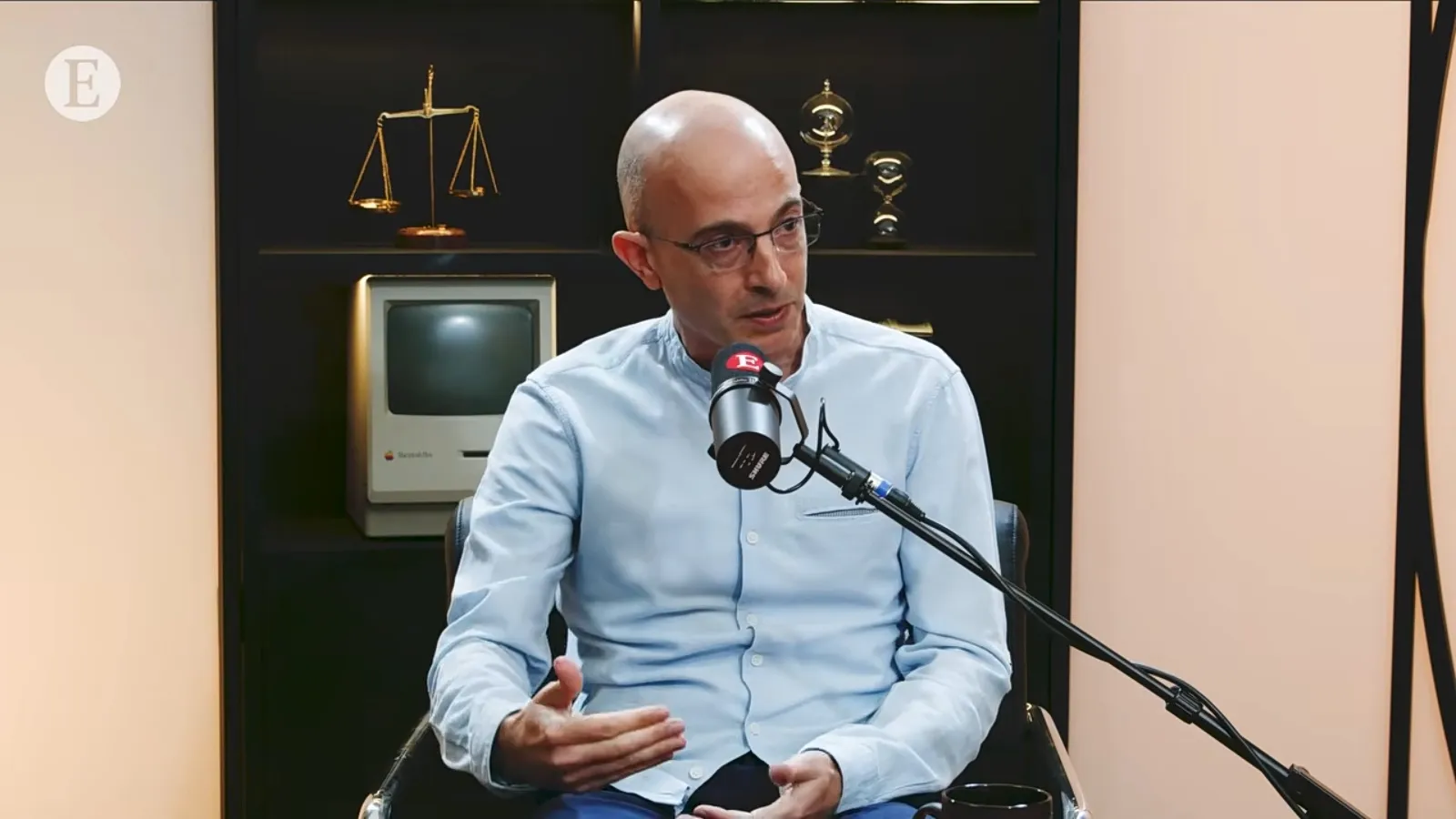 Ο Χαράρι προειδοποιεί: Κίνδυνος από την τεχνητή νοημοσύνη