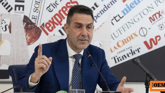 Ο Ρομπέρτο Βανάτσι σε στρατιωτική εκδήλωση στην Ιταλία