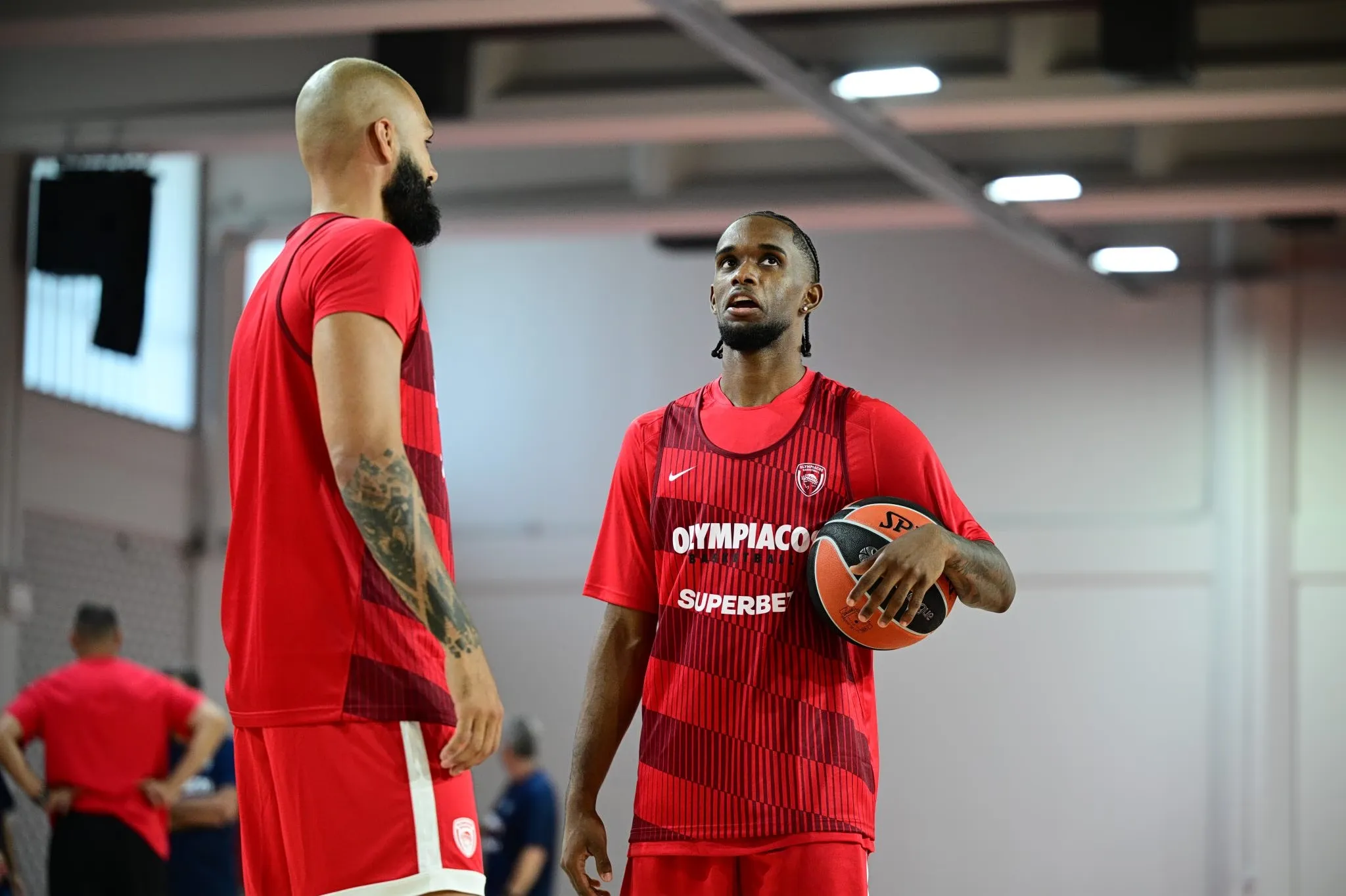 Το λογότυπο του Super Cup της Euroleague στο Άμπου Ντάμπι