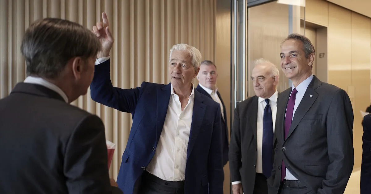 Ο Μητσοτάκης συναντά τον Ντάιμον στη Νέα Υόρκη