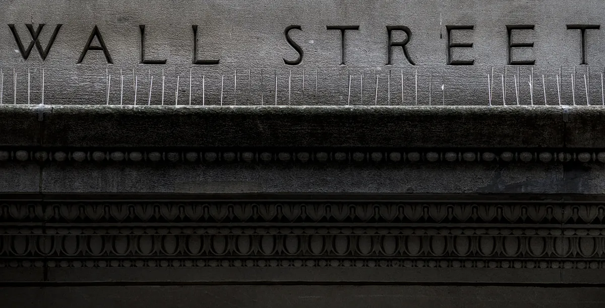 Πτώση Wall Street δεικτών λόγω πετρελαίου και ομολόγων