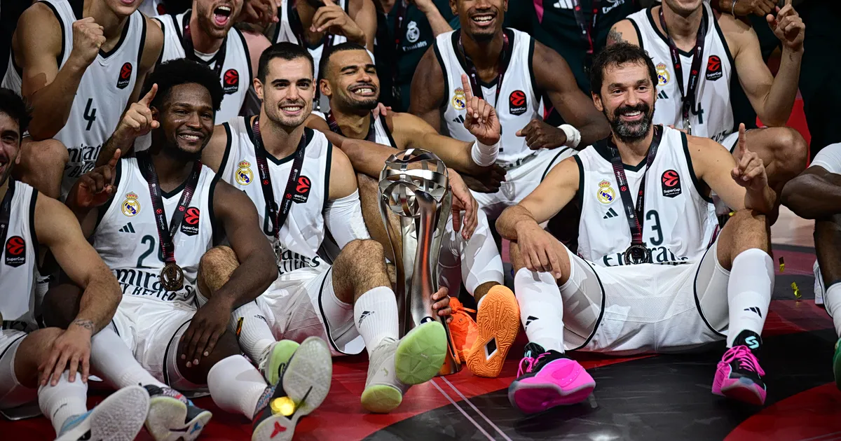 Οπαδοί Παναθηναϊκού στο Telekom Center Athens για Euroleague